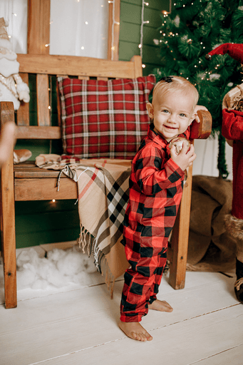 cenario de natal, casa do papai noel, moto elétrica, estídio fotografico em jau, fotografia infantil, bauru, dois córregos, fotos de natal, familia, 