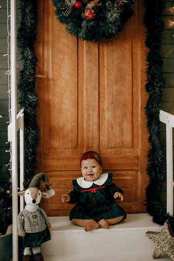 cenario de natal, casa do papai noel, moto elétrica, estídio fotografico em jau, fotografia infantil, bauru, dois córregos, fotos de natal, familia, 