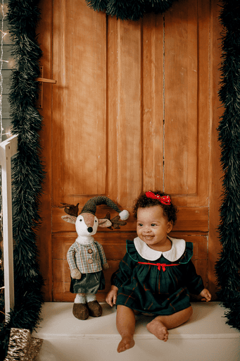 cenario de natal, casa do papai noel, moto elétrica, estídio fotografico em jau, fotografia infantil, bauru, dois córregos, fotos de natal, familia, 