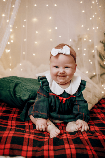 cenario de natal, casa do papai noel, moto elétrica, estídio fotografico em jau, fotografia infantil, bauru, dois córregos, fotos de natal, familia, 