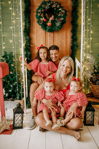 cenario de natal, casa do papai noel, moto elétrica, estídio fotografico em jau, fotografia infantil, bauru, dois córregos, fotos de natal, familia, 