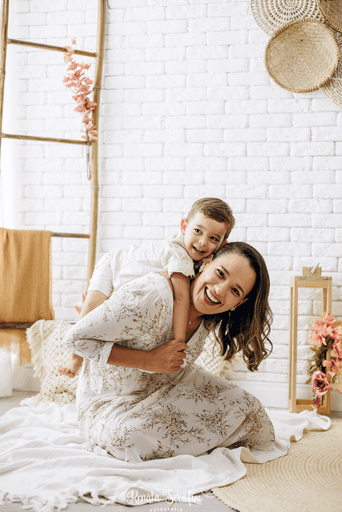sessao forografica dia das maes, ensaio dia das maes, dia das maes, estudio fotografico em bauru, estudio em jau, foto de dia das maes, presente dia das maes
