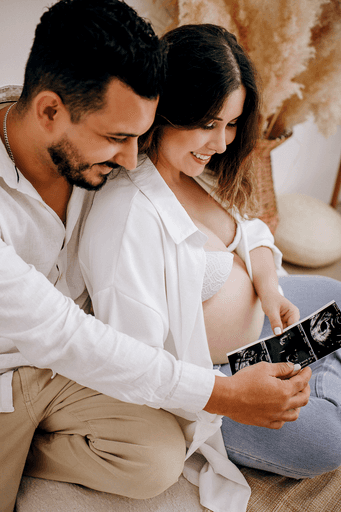 fotografia gestante estudio. estudio fotografico em jau, foto jau, gravida jau, gravida bauru, fotografia de gravida bauru, estudio fotografico jau e regiao, ensaio gestante, fotos em familia, gravida bauru, 