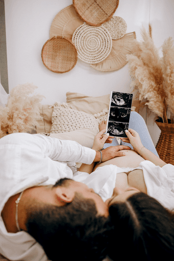 fotografia gestante estudio. estudio fotografico em jau, foto jau, gravida jau, gravida bauru, fotografia de gravida bauru, estudio fotografico jau e regiao, ensaio gestante, fotos em familia, gravida bauru, 