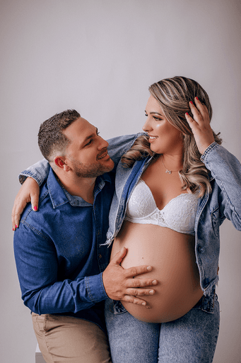 fotografia gestante estudio. estudio fotografico em jau, foto jau, gravida jau, gravida bauru, fotografia de gravida bauru, estudio fotografico jau e regiao, ensaio gestante, fotos em familia, gravida bauru, 