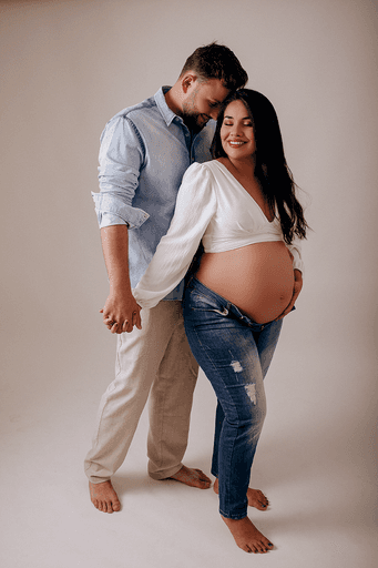 fotografia gestante estudio. estudio fotografico em jau, foto jau, gravida jau, gravida bauru, fotografia de gravida bauru, estudio fotografico jau e regiao, ensaio gestante, fotos em familia, gravida bauru, 