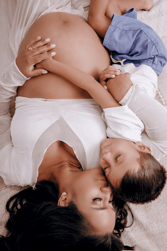 fotografia gestante estudio. estudio fotografico em jau, foto jau, gravida jau, gravida bauru, fotografia de gravida bauru, estudio fotografico jau e regiao, ensaio gestante, fotos em familia, gravida bauru, 