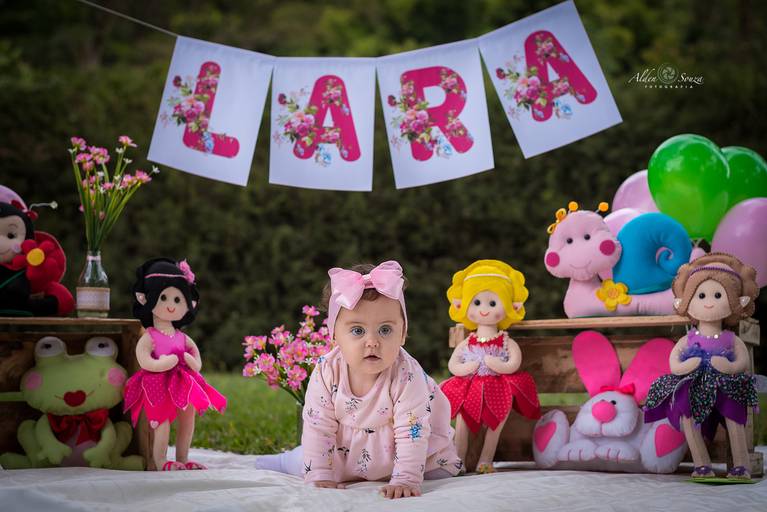 criança engatinhando