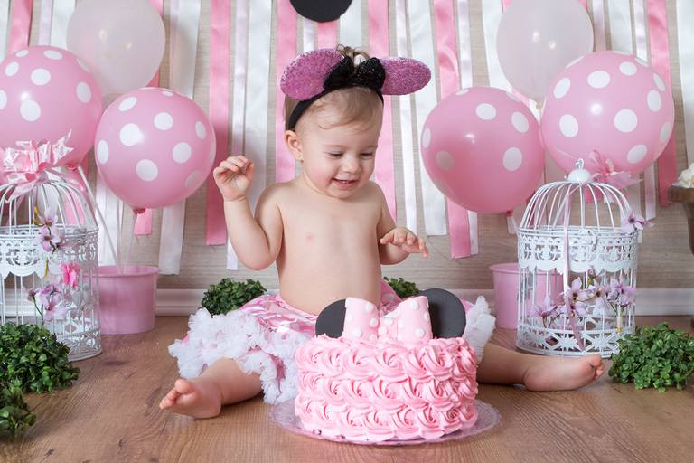 ensaio fotografia smash the cake para menina , fotografia de criança, foto de bebê, foto de menina,   ensaio fotografico  minnie rosa, minnie rosa fotografia   