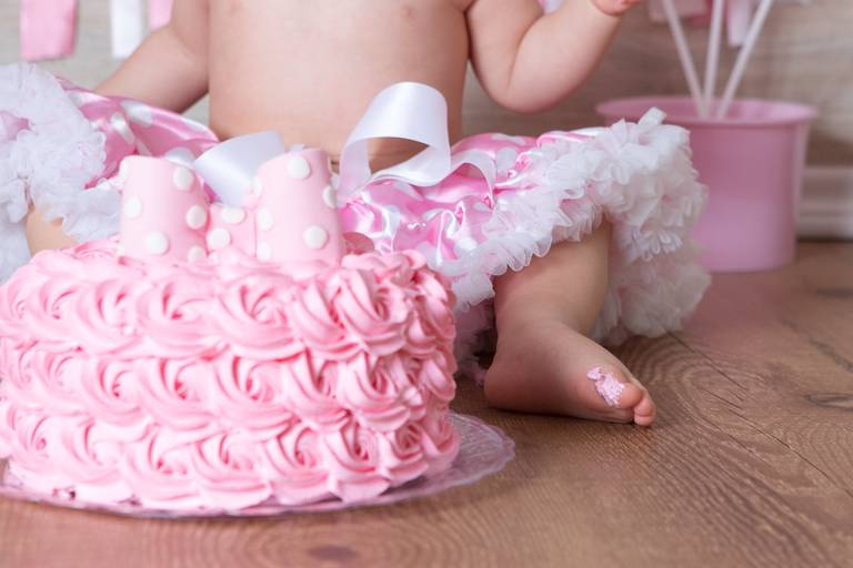 ensaio fotografia smash the cake para menina , fotografia de criança, foto de bebê, foto de menina,   ensaio fotografico  minnie rosa, minnie rosa fotografia
