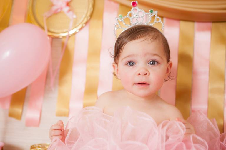 ensaio fotografia smash the cake para menina , fotografia de criança, foto de bebê, foto de menina,  tema princesas