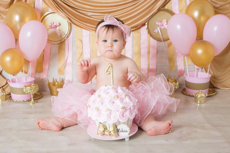 ensaio fotografia smash the cake para menina , fotografia de criança, foto de bebê, foto de menina,  tema princesas