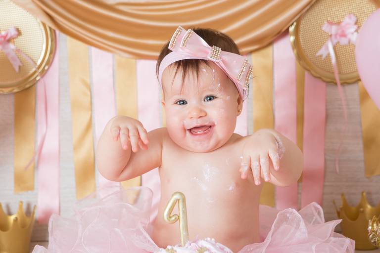 ensaio fotografia smash the cake para menina , fotografia de criança, foto de bebê, foto de menina,  tema princesas