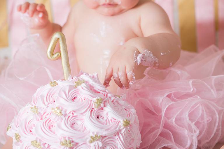 ensaio fotografia smash the cake para menina , fotografia de criança, foto de bebê, foto de menina,  tema princesas