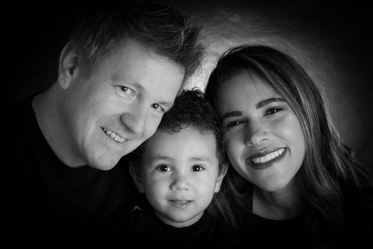 Retrato de família em preto e branco