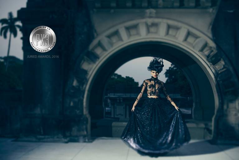 Foto de ensaio premiado no PX3 de paris, prix de paris, prix de la photographie, noiva moderna, noiva de preto, black bride.