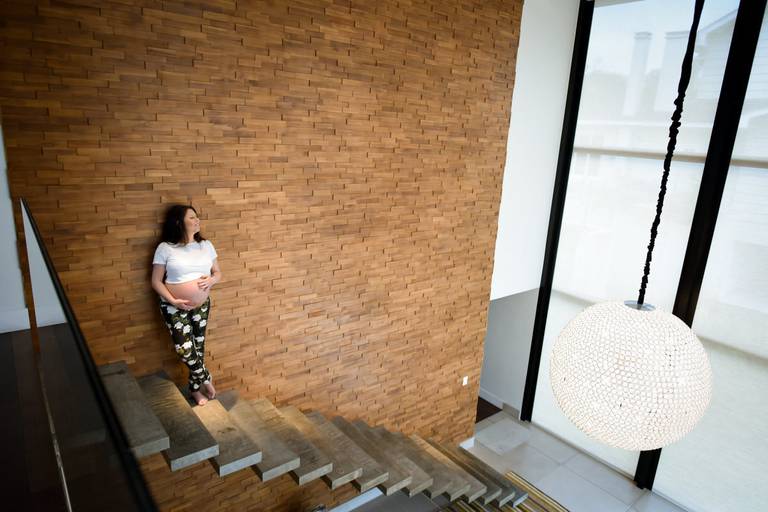 Ensaio gestante lifestyle Tatiane Bot em Campo Largo, pelo melhor fotógrafo de Curitiba e Campo Largo, Michel Druziki.