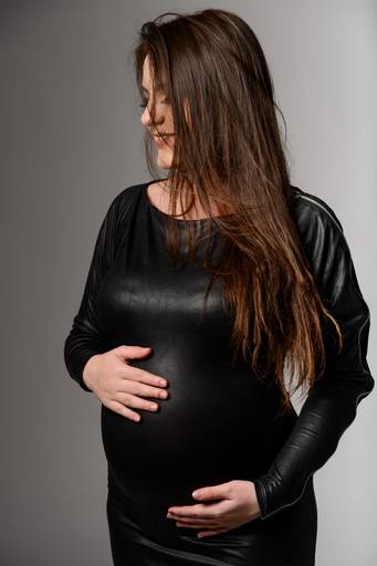 Ensaio gestante Julia Zamlorenzi estúdio em Campo Largo, pelo melhor fotógrafo de Curitiba e Campo Largo, Michel Druziki.