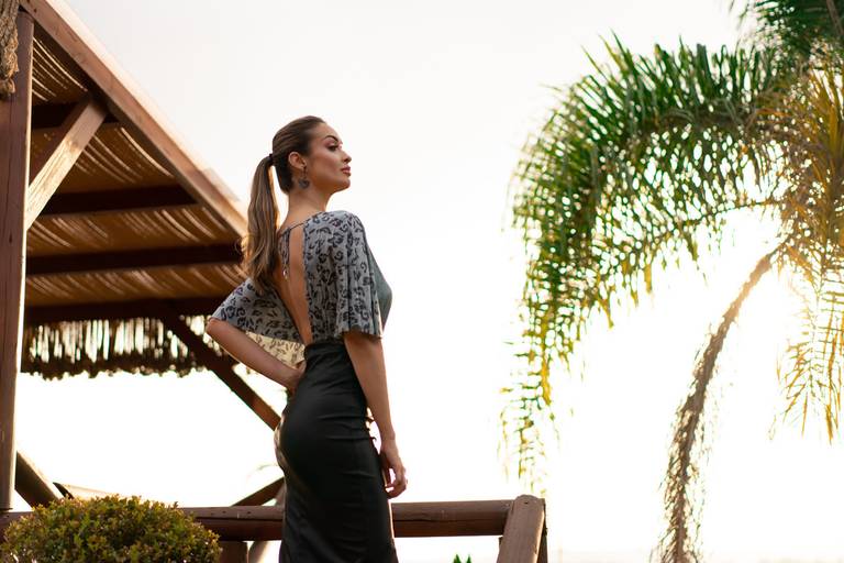 Michel Druziki melhor fotógrafo de campo largo e Curitiba modelo de saia de couro por do sol ensaio feminino 