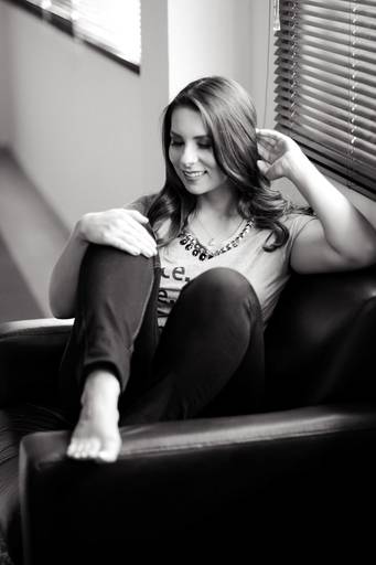 Ensaio feminino Carol Portella estúdio em Campo Largo, pelo melhor fotógrafo de Curitiba e Campo Largo, Michel Druziki.