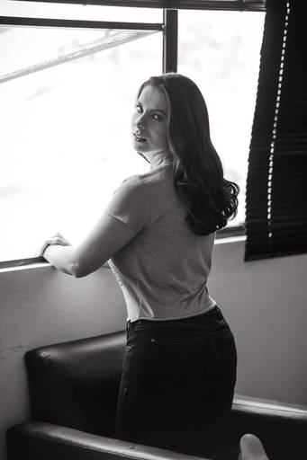 Ensaio feminino Carol Portella estúdio em Campo Largo, pelo melhor fotógrafo de Curitiba e Campo Largo, Michel Druziki.