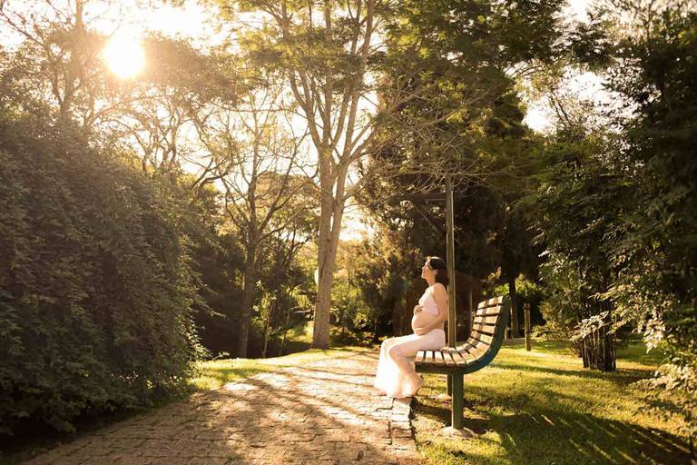 Ensaio gestante Fabiana no parque, fotografado pelo melhor fotógrafo de Curitiba e Campo Largo, Michel Druziki.