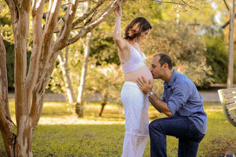 Ensaio gestante Fabiana no parque, fotografado pelo melhor fotógrafo de Curitiba e Campo Largo, Michel Druziki.