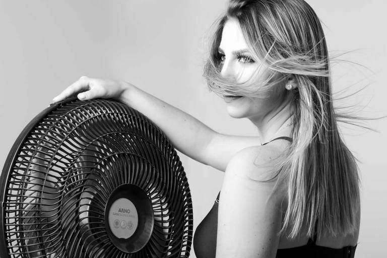 Ensaio feminino Fernanda Stocco no estúdio, fotografado pelo melhor fotógrafo de Curitiba e Campo Largo, Michel Druziki.