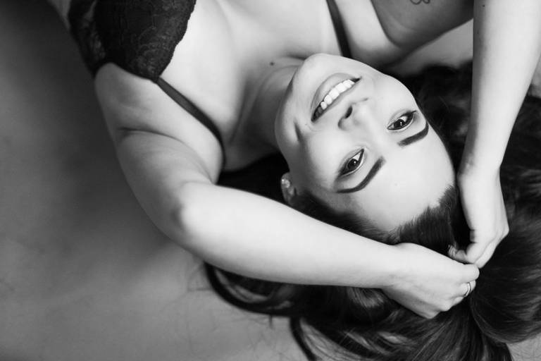 Ensaio feminino sensual, Karina de Lima fotografado pelo melhor fotógrafo de Curitiba e Campo Largo, Michel Druziki.