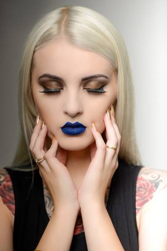 Ensaio feminino sensual, conceitual  Kauana Trojahn  fotografado pelo melhor fotógrafo de Curitiba e Campo Largo, Michel Druziki.