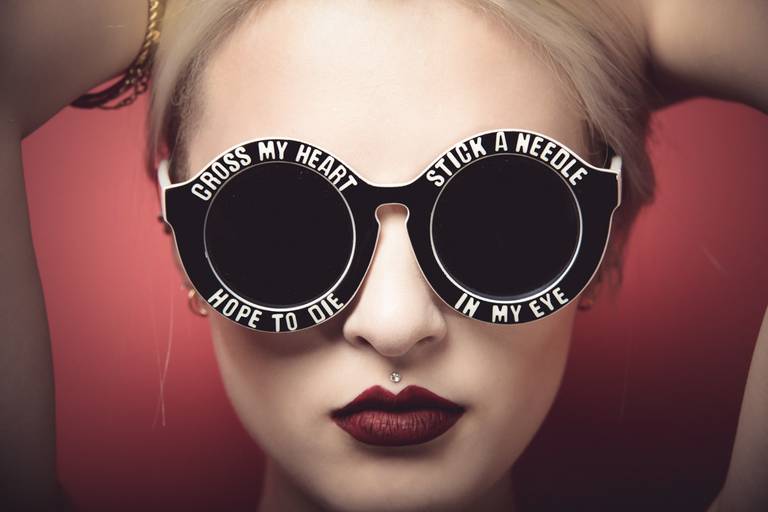 Ensaio feminino sensual, conceitual  Kauana Trojahn  fotografado pelo melhor fotógrafo de Curitiba e Campo Largo, Michel Druziki.