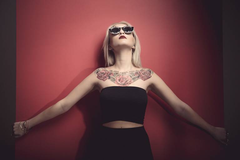 Ensaio feminino sensual, conceitual  Kauana Trojahn  fotografado pelo melhor fotógrafo de Curitiba e Campo Largo, Michel Druziki.