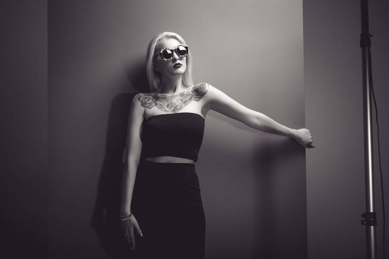 Ensaio feminino sensual, conceitual  Kauana Trojahn  fotografado pelo melhor fotógrafo de Curitiba e Campo Largo, Michel Druziki.