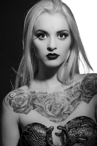 Ensaio feminino sensual, conceitual  Kauana Trojahn  fotografado pelo melhor fotógrafo de Curitiba e Campo Largo, Michel Druziki.