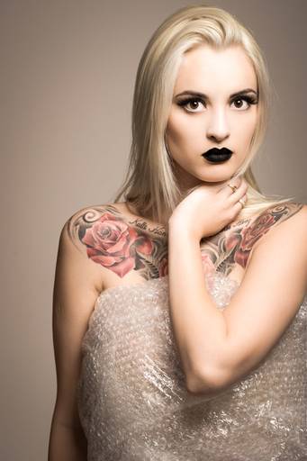 Ensaio feminino sensual, conceitual  Kauana Trojahn  fotografado pelo melhor fotógrafo de Curitiba e Campo Largo, Michel Druziki.