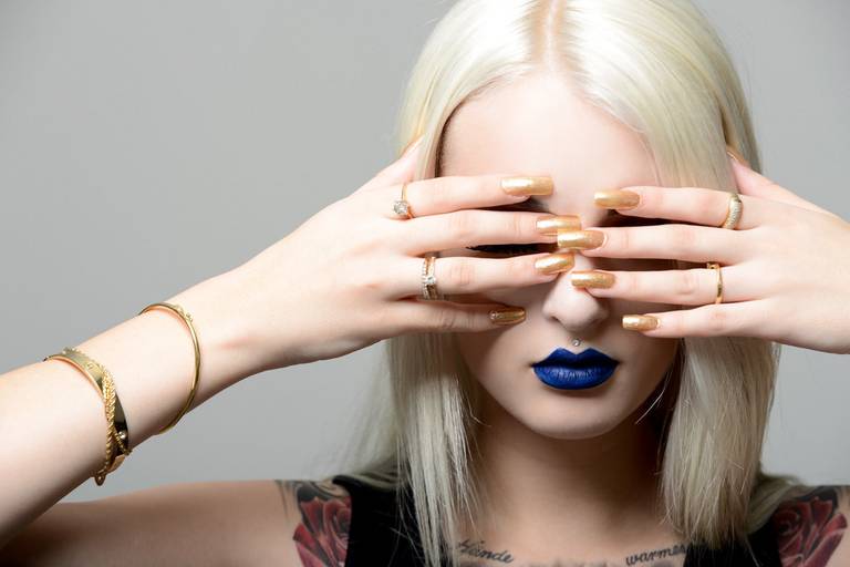 Ensaio feminino sensual, conceitual  Kauana Trojahn  fotografado pelo melhor fotógrafo de Curitiba e Campo Largo, Michel Druziki.