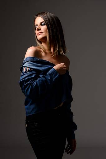 Ensaio feminino sensual, Leticia Tabor fotografado pelo melhor fotógrafo de Curitiba e Campo Largo, Michel Druziki.