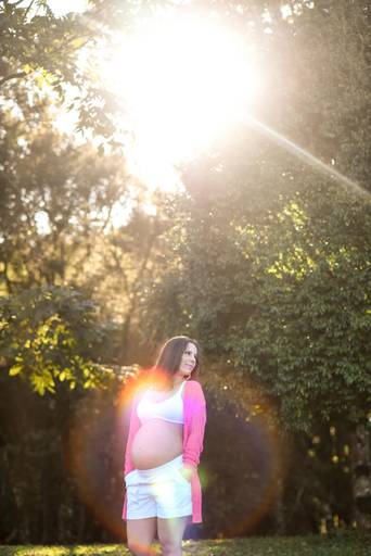Ensaio gestante no campo, pelo melhor fotógrafo de Curitiba e Campo Largo, Michel Druziki.