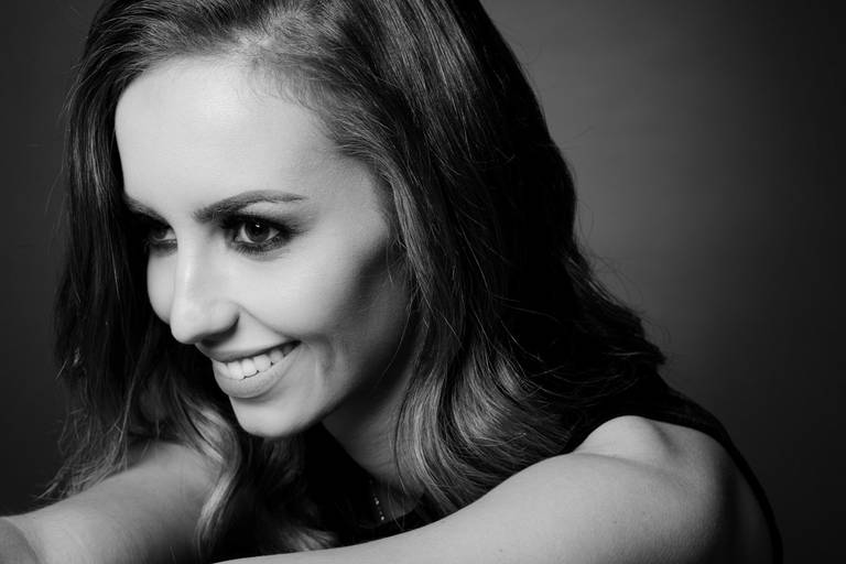 Michel druziki melhor fotografo de curitiba e campo largo ensaio estúdio fundo cinza