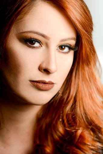 Ensaio feminino Hellen Riba no estúdio, fotografado pelo melhor fotógrafo de Curitiba e Campo Largo, Michel Druziki.