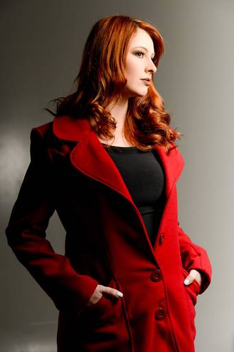 Ensaio feminino Hellen Riba no estúdio, fotografado pelo melhor fotógrafo de Curitiba e Campo Largo, Michel Druziki.