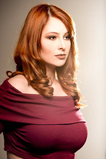 Ensaio feminino Hellen Riba no estúdio, fotografado pelo melhor fotógrafo de Curitiba e Campo Largo, Michel Druziki.