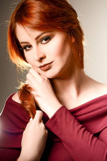 Ensaio feminino Hellen Riba no estúdio, fotografado pelo melhor fotógrafo de Curitiba e Campo Largo, Michel Druziki.