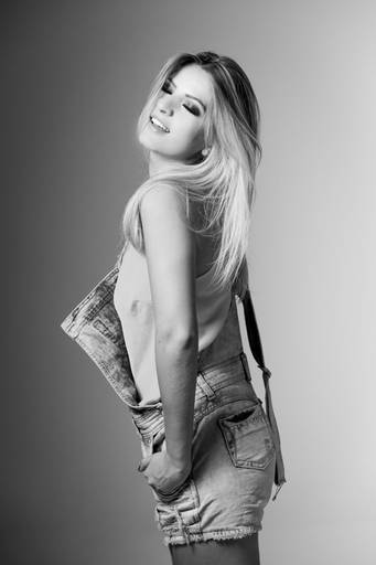 Ensaio feminino sensual, Ianá fotografado pelo melhor fotógrafo de Curitiba e Campo Largo, Michel Druziki.