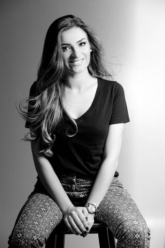 Ensaio feminino sensual, Ingrid fotografado pelo melhor fotógrafo de Curitiba e Campo Largo, Michel Druziki.