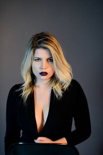 Ensaio sensual em estúdio fotografado pelo melhor fotógrafo de Curitiba e Campo Largo, Michel Druziki. 