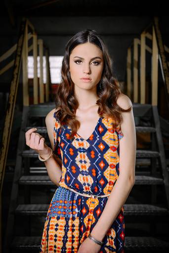 Ensaio feminino conceitual dentro da fábrica fotografado pelo melhor fotógrafo de Curitiba e Campo Largo, Michel Druziki. 