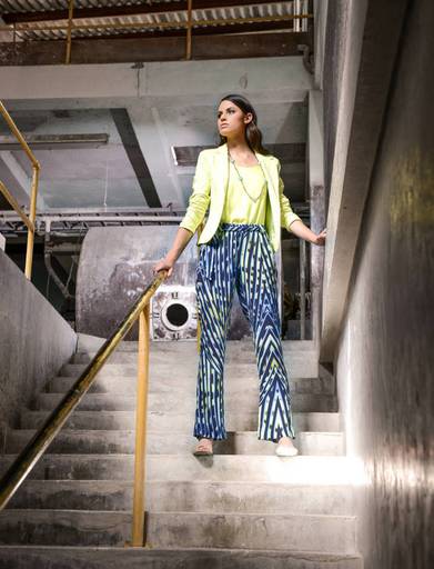 Ensaio feminino conceitual dentro da fábrica fotografado pelo melhor fotógrafo de Curitiba e Campo Largo, Michel Druziki. 