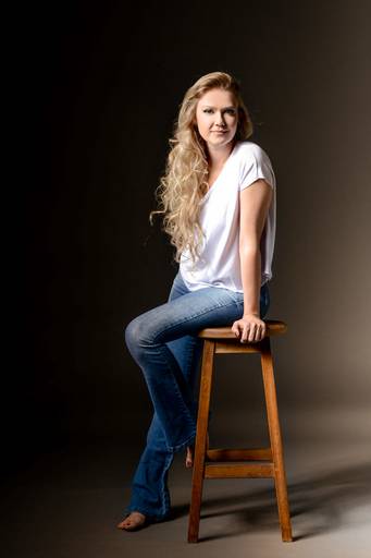 Ensaio em estúdio Mari Holmer em Campo Largo, pelo melhor fotógrafo de Curitiba e região, Michel Druziki.