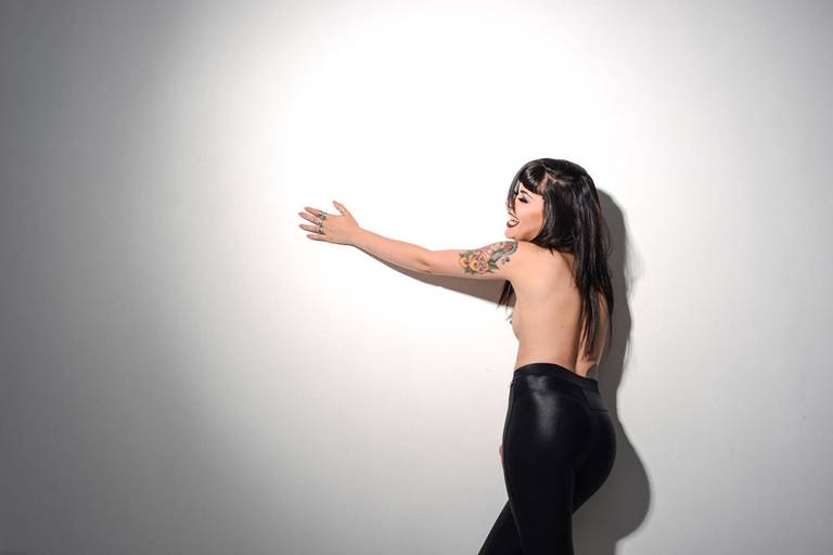 Michel druziki melhor fotografo de curitiba e campo largo ensaio estúdio mulher sensual tatuagem 